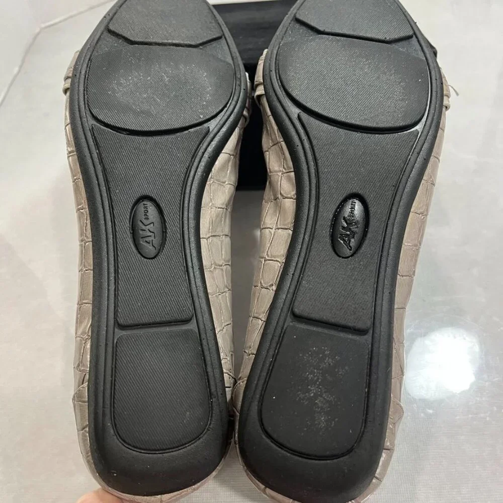 Anne Klein AK Sport Croc Embossed Loafers Comfort Flats Taupe 10M - Picture 16 of 16